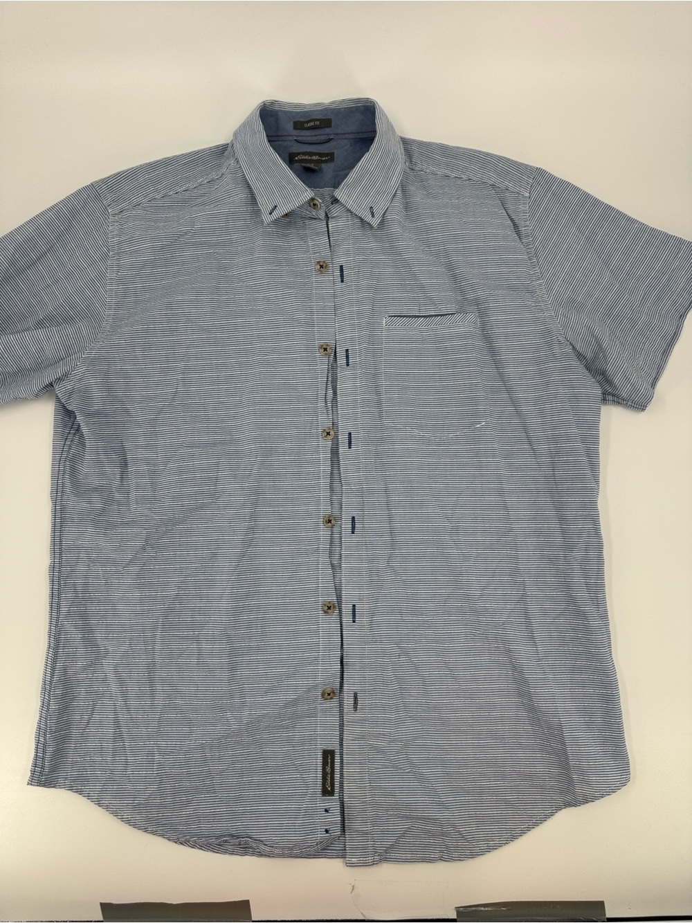 Eddie Bauer Classic Fit Short-Sleeve Button-Up Shirt - Light Blue Striped Size L - Picture 1 of 8